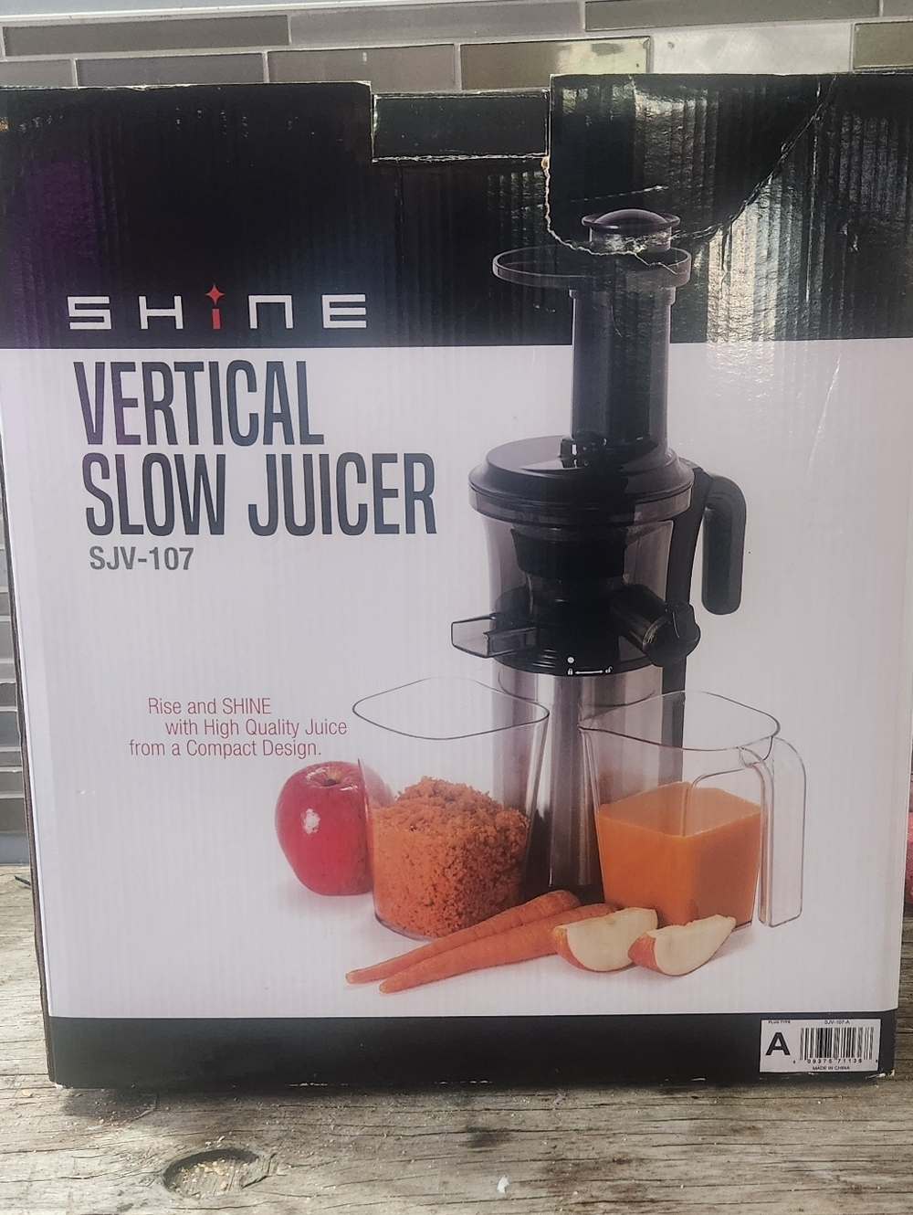 Vertical Slow Juicer SJV-107 in Black